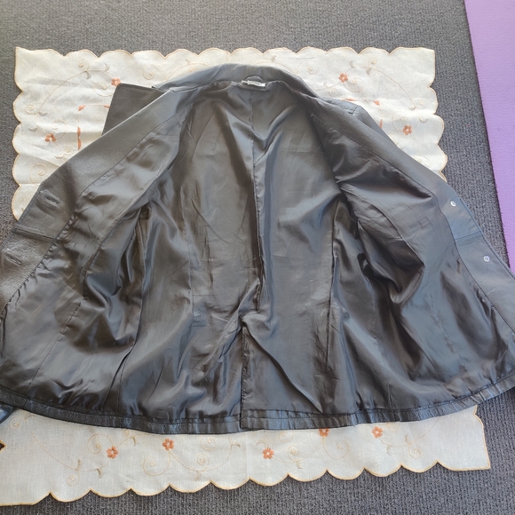 Sold✨100% leather blazer Jacket - Picture 3 of 11